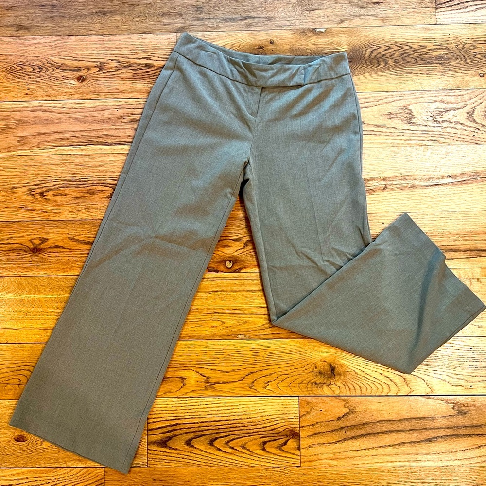 NY&Co ladies wide leg trouser size 6. Gray. Like new.